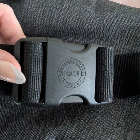 Herschel Supply Company Black Waist Fanny Pack - Picture 7 of 8
